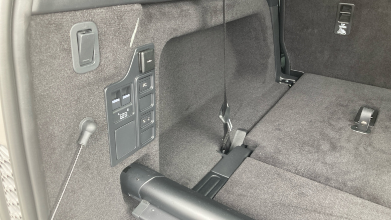 Land Rover Discovery 3.0 D350 Dynamic SE 5dr Auto Diesel Station Wagon